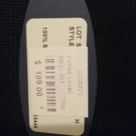 Beautiful black sweater - Picture 3 of 3